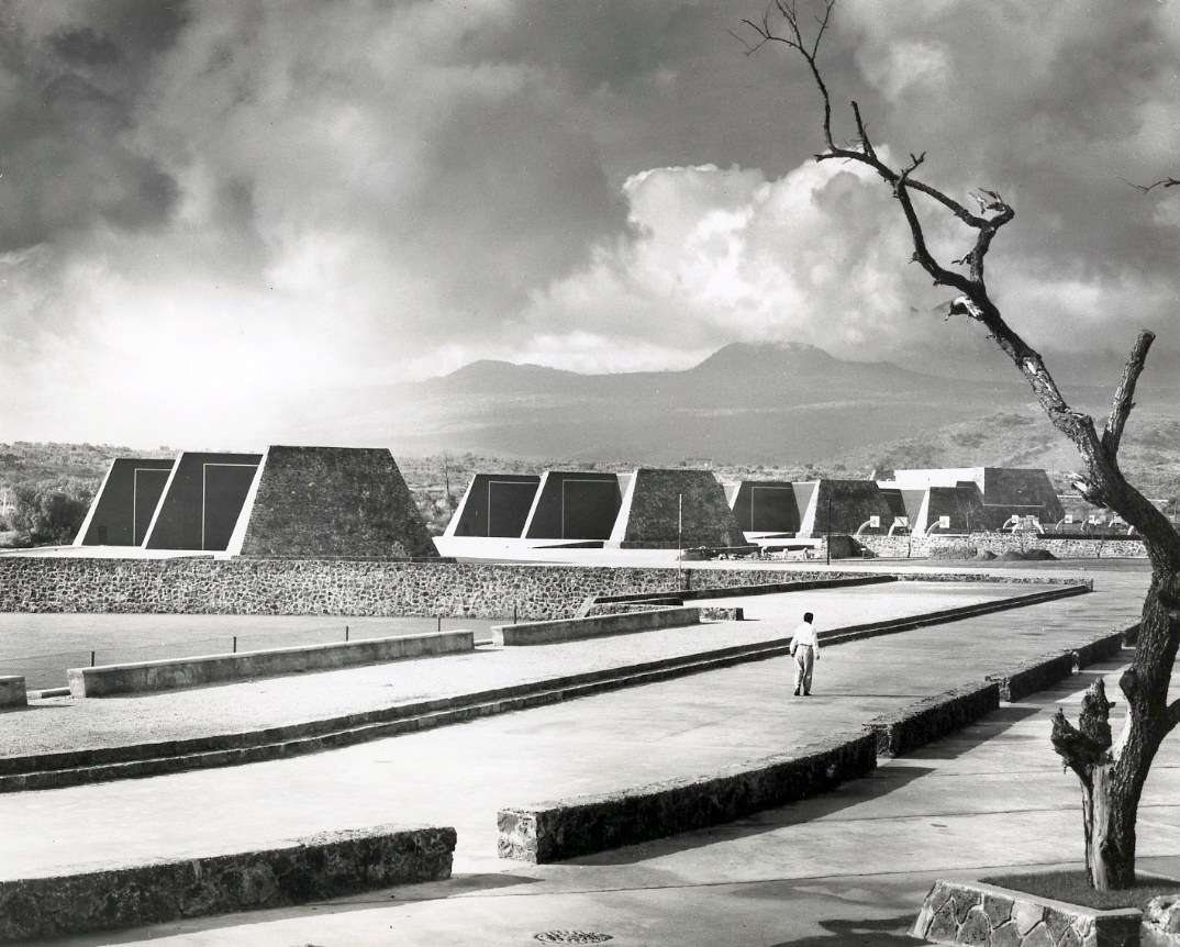 JUAN GUZMÁN, Ciudad Universitaria, Ciudad de México, México, 1953, de la colección Juan Guzmán